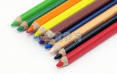 儿童使用不同材料综合绘画技巧
